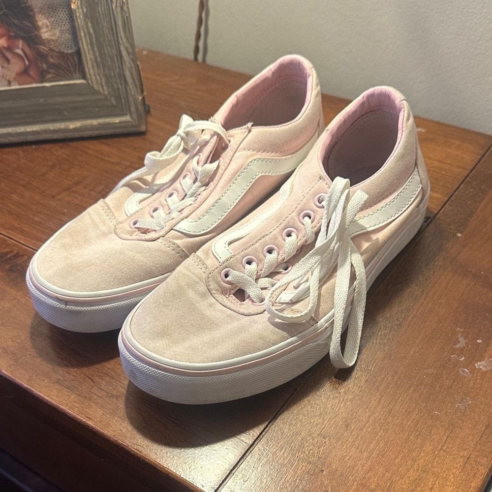 Vans Women's Light Pink Canvas Sneakers